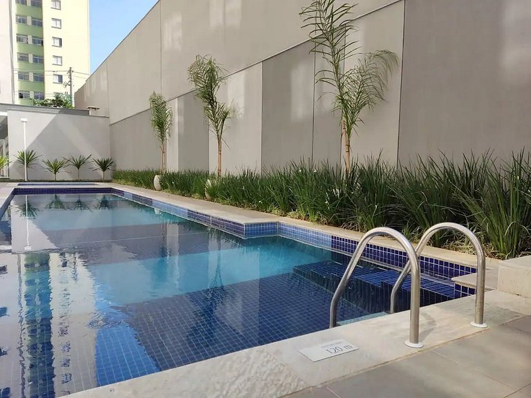 Flat aconchegante com piscina, 100m do metrô Brás