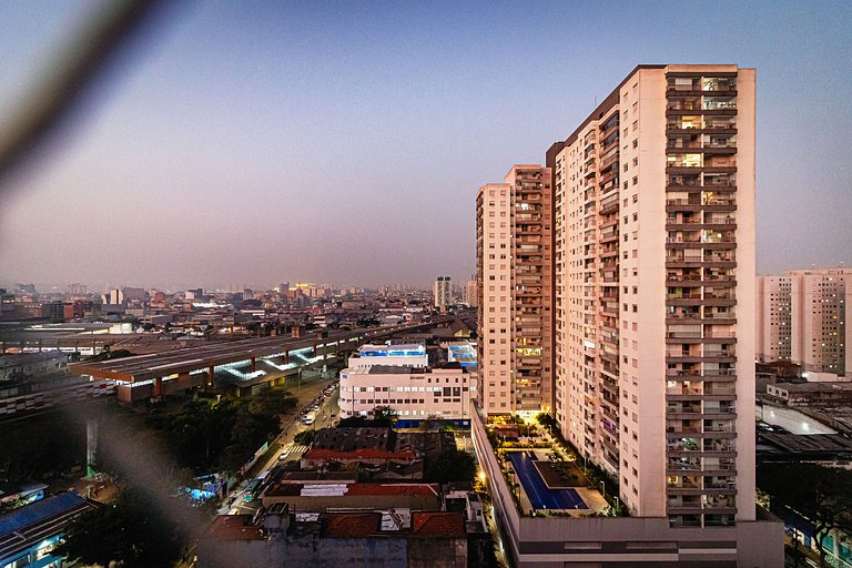Luxo com Piscina ao Lado do Metrô Brás